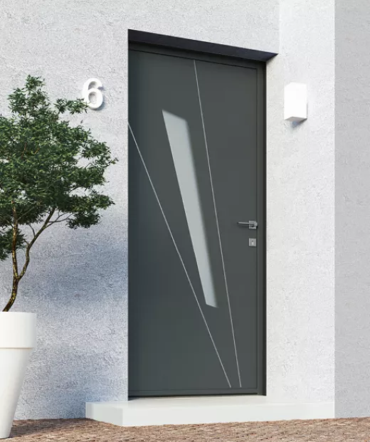 Porte grise moderne, ouverte sur une entrée minimaliste, ornée d’une plante en pot et d'un éclairage mural.