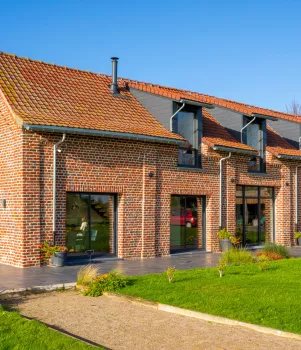 Maison du nord avec briques rouge