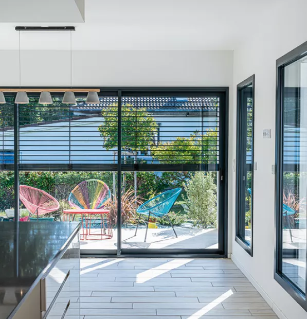 baies-coulissantes-brise-soleil-aluminium-k-line.