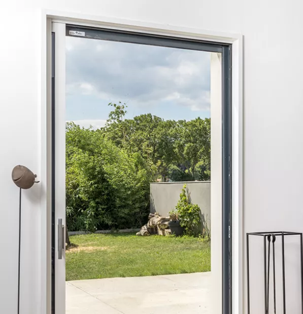 Baie à galandage semi fermée