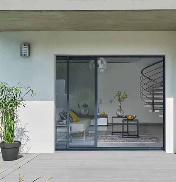 Baie à galandage en alu pour salon