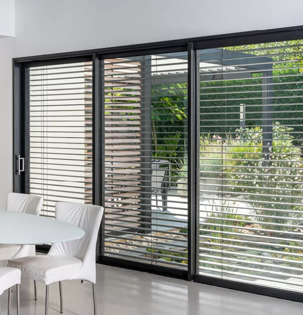 brise-soleil-lames-occulattion-ouverte-cuisine-k-line