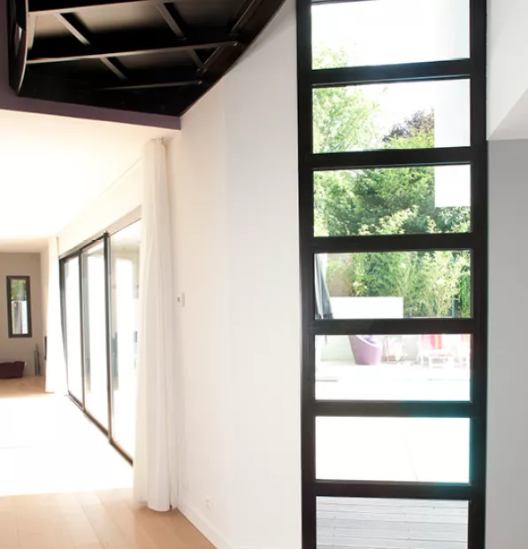 Ensemble composé fixe en alu qui laisse entrer la lumière