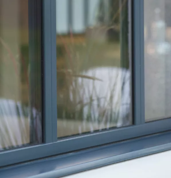 Détail d'un ensemble composé K.Line 