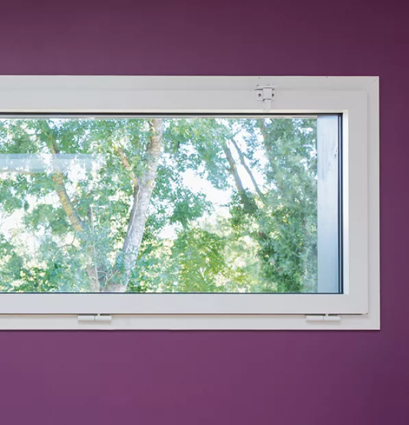 Fenêtre à soufflet avec loqueteau