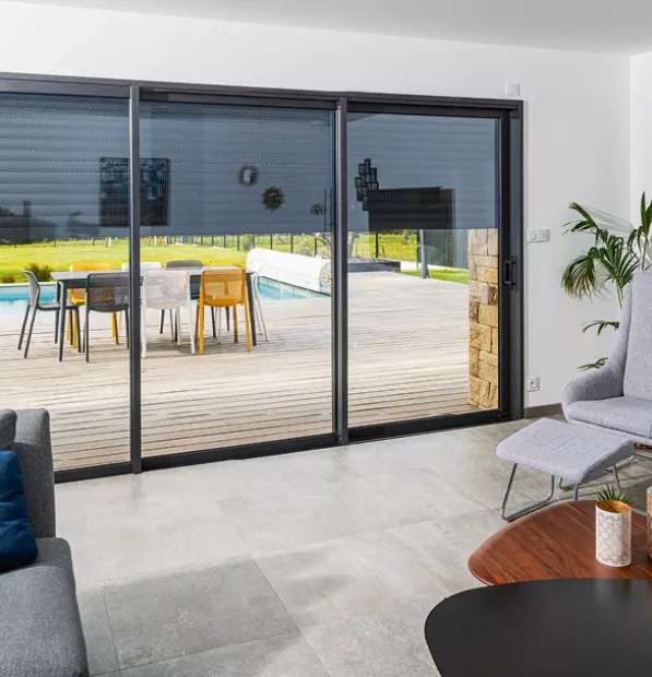 Vue intérieure volets roulants invisibles